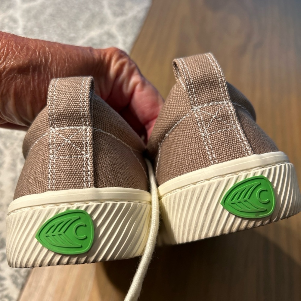 Cariuma OCA low Burnt Sand canvas Sneakers 8.5 - Picture 5 of 10